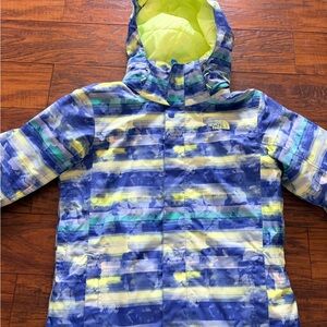 The North Face Blue and Yellow Patterned ski/snowboard Jacket. Size: Small